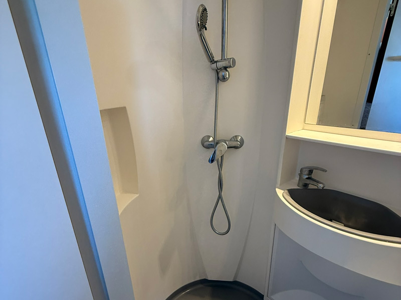 Unterkunft in der Residenz Colinettes bei den Französisch Sprachferien Nizza - Beispiel Badezimmer