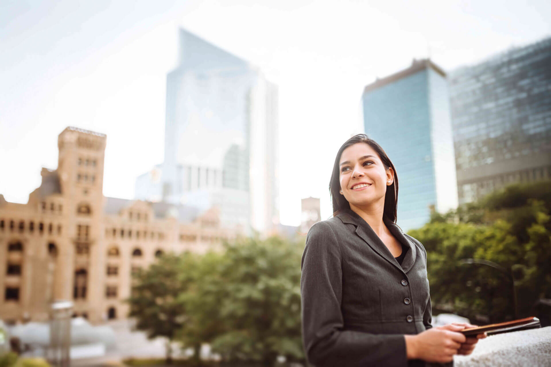 Berufstätige Frau in Montreal während eines Englischkurses an der EC Montreal Sprachschule