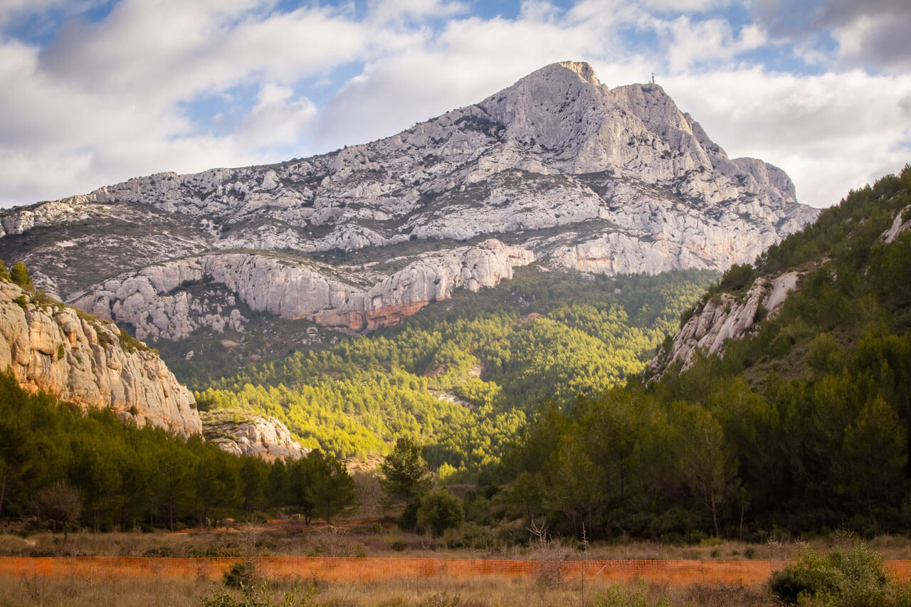 Berg Sainte Victoire bei Aix en Provence Sprachkurs Französisch Hörverstehen üben in Natur