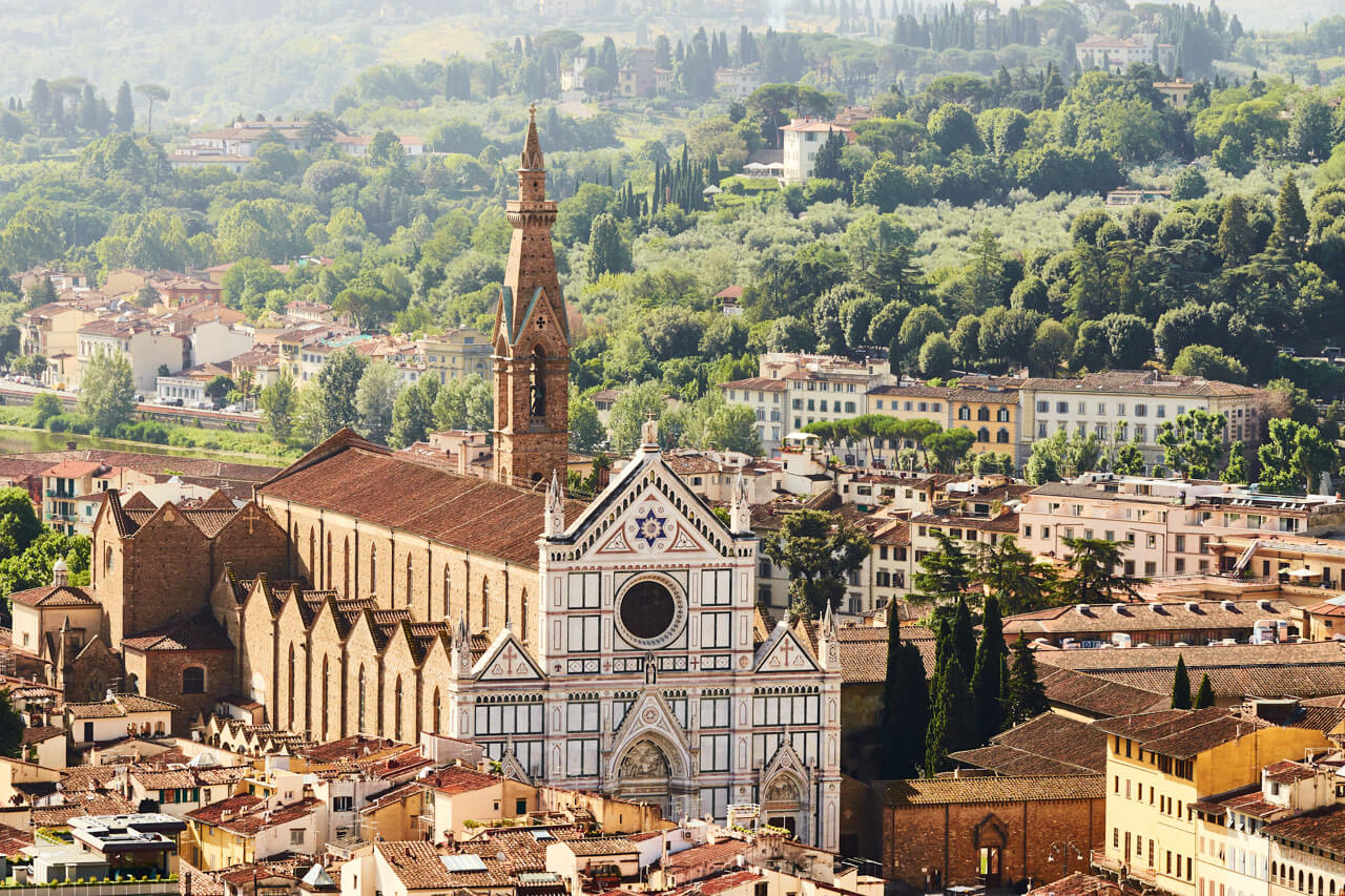 Basilika Santa Croce in Florenz, beeindruckendes gotisches Bauwerk und kulturelles Highlight.