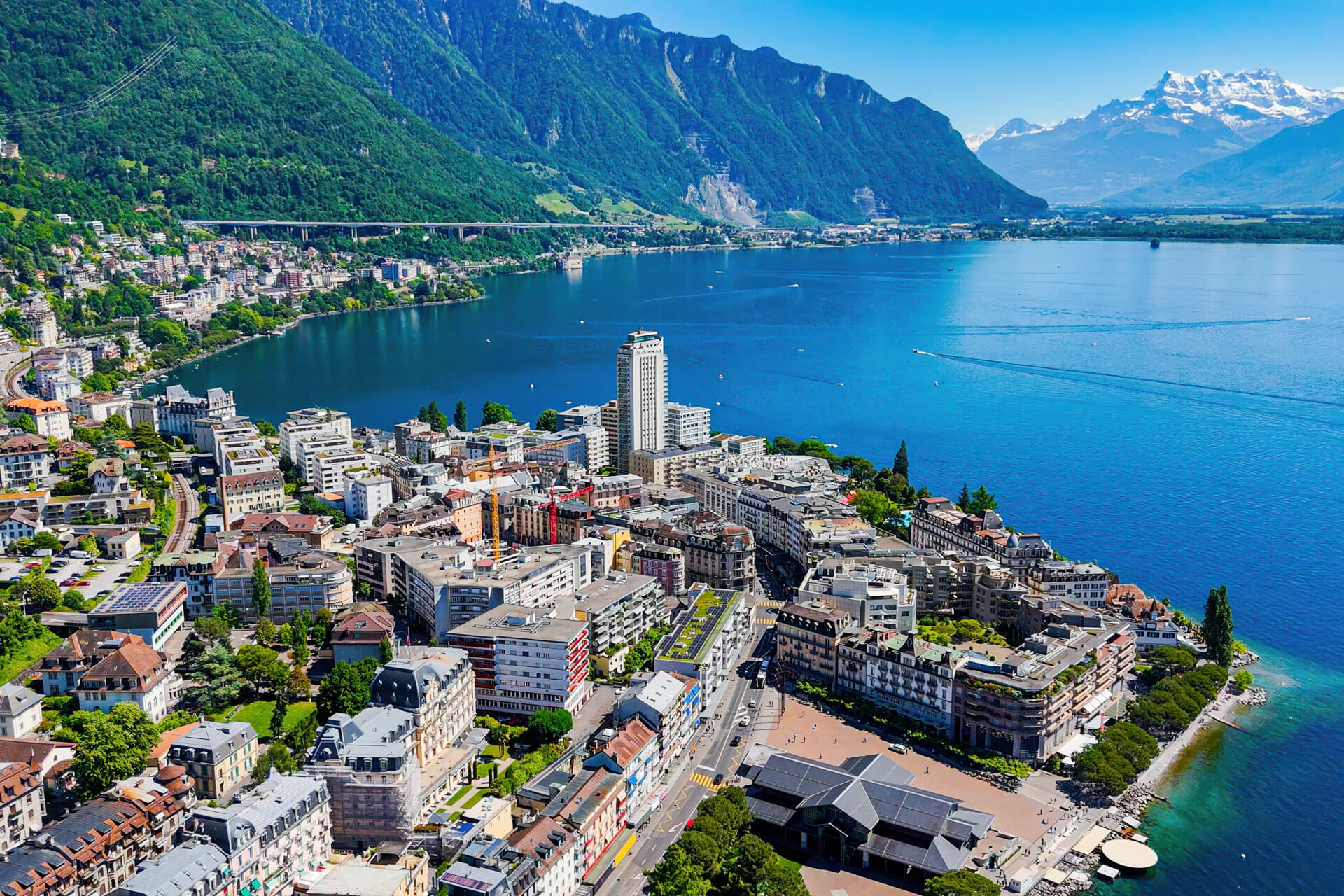 Panoramablick über Montreux am Genfersee, Sprachreise, Konversation üben nach dem Unterricht