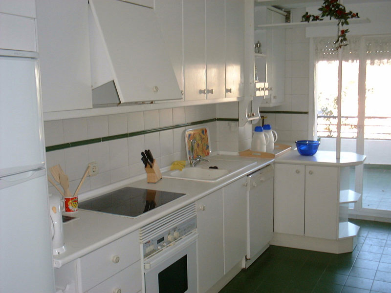 Beispiel Küche, Economy Apartment Malaga, Spanisch Sprachreise
