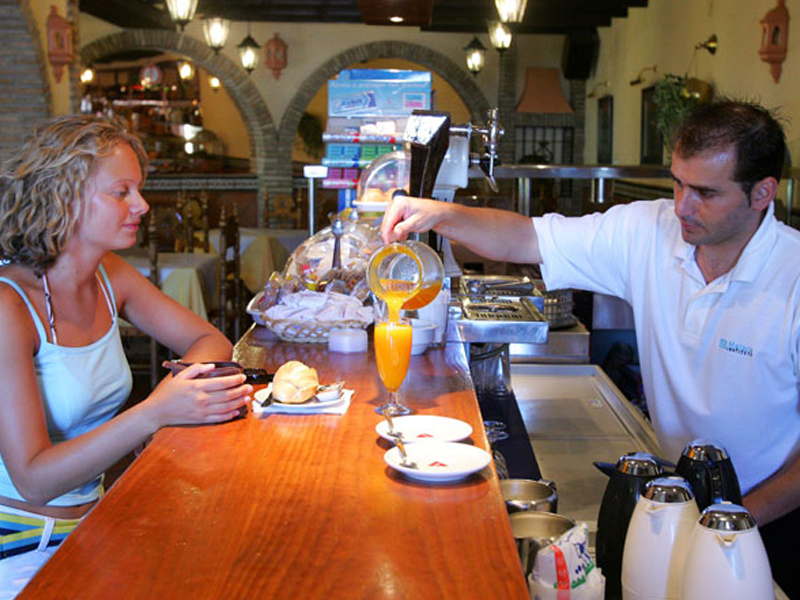 Frühstückstheke in Residenz, Spanisch Business Sprachreisen Málaga