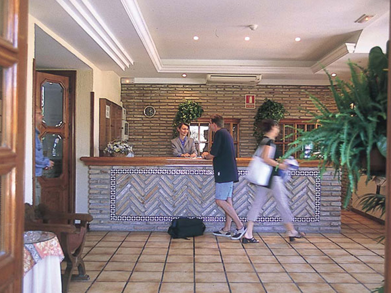 Rezeption Club Hispanico, Spanisch Sprachreisen für Erwachsene